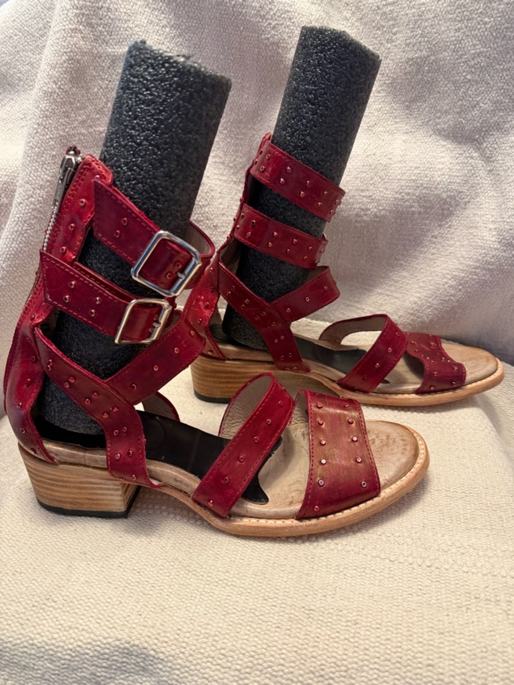Freebird Gaby Sandals Studded Strappy Low Block Heel Sandals size 10